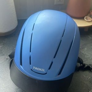 Periwinkle horse riding helmet - Troxel